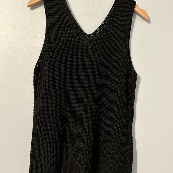 Black knit double V tank in size large. Purchased at Loft. - Picture 4 of 7